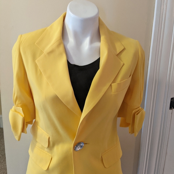 Sara Berman bright yellow bow sleeve blazer. - Picture 6 of 11